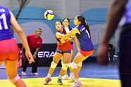 Crc Brianna Gonza Lez Y Jimena Rodri Guez Intentan Recibir