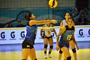 Ashlee Valle De Nicaragua Recibe El Balon