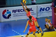 Melina Abarca De Costa Rica Intenta Salvar El Balon