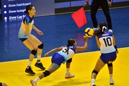 Norma Brenes De Nicaragua Intenta Salvar El Balon
