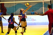 Ekaterina Urena De Panama Busca Salvar El Balon